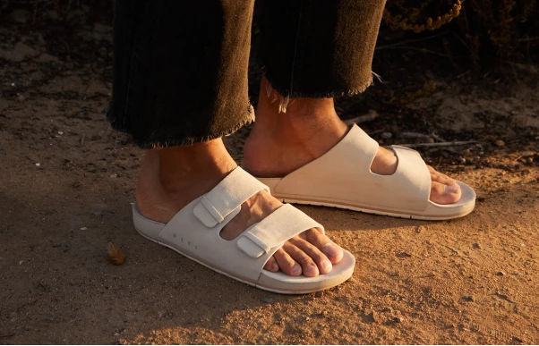 Men's Arch Support Flip Flops & Sandals