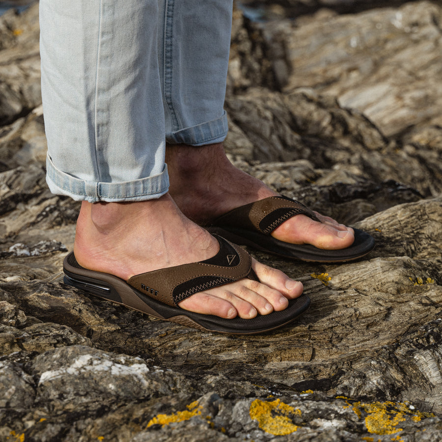 Fanning - Black And Tan - Underside View