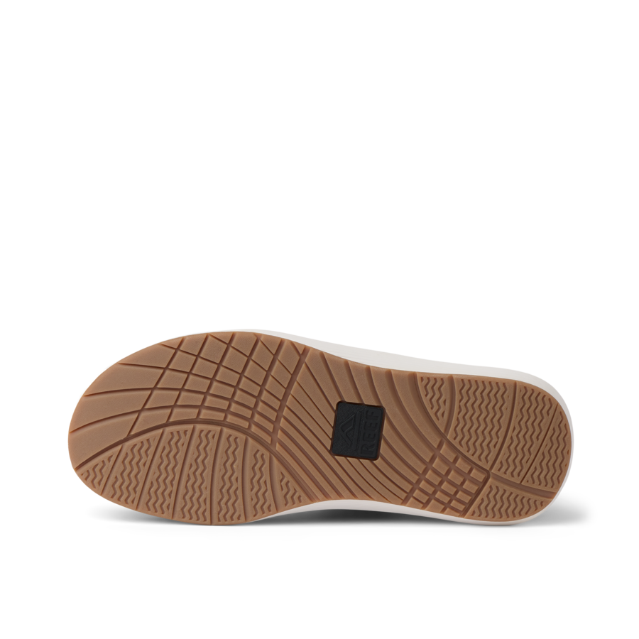 Scallywag - Black/White/Gum - Underside View