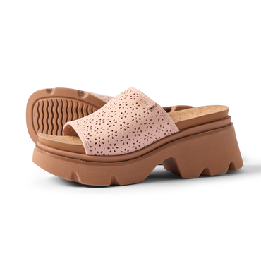 Vista Luxe Evie women's sandals facing right, pink floral upper with cushioned arch support and chunky sole.