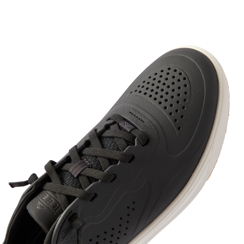 Close-up of Shoreline Del Mar H2O sneaker facing right, black with white sole, water-friendly and extra cushioned for beach comfort.