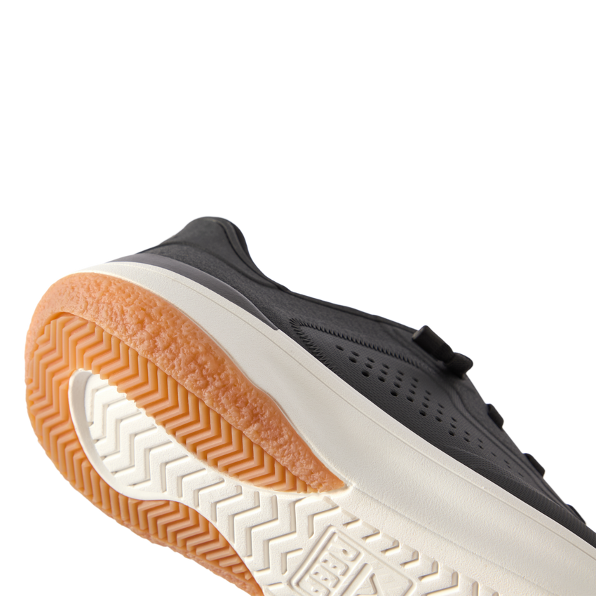 Close-up of the outsole and side of the Shoreline Del Mar H2O sneaker facing right, featuring water-friendly design and extra cushioning.