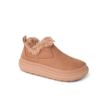 Weekend Olivia shoe facing right, showing water-resistant nubuck and plush faux fur lining for comfort.