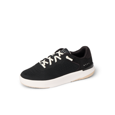 Reef Del Mar black sneaker facing right, breathable mesh upper with arch support, from Men's & Women's Shoes collection.