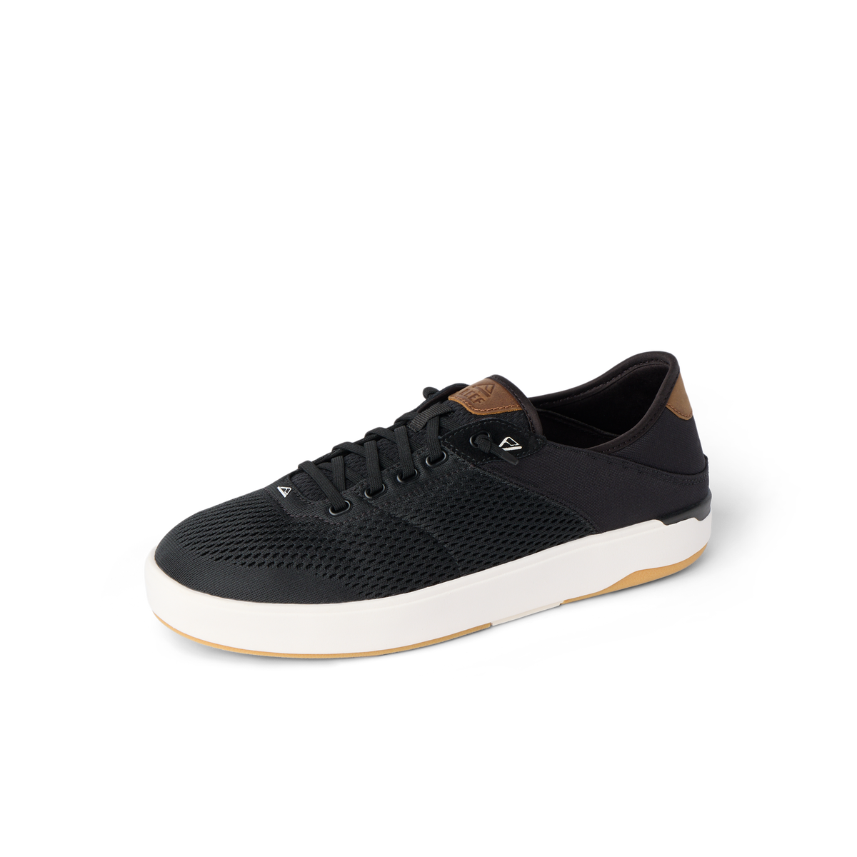Right-facing Laguna sneaker with breathable upper, lightweight sole, and durable design for beach comfort and everyday wear.