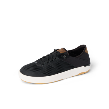 Right-facing Laguna sneaker with breathable upper, lightweight sole, and durable design for beach comfort and everyday wear.