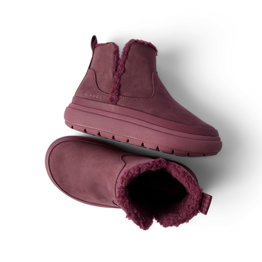 Weekend Autumn women's leather shoe pair in burgundy, right shoe facing right, left shoe top view, cozy lining visible.