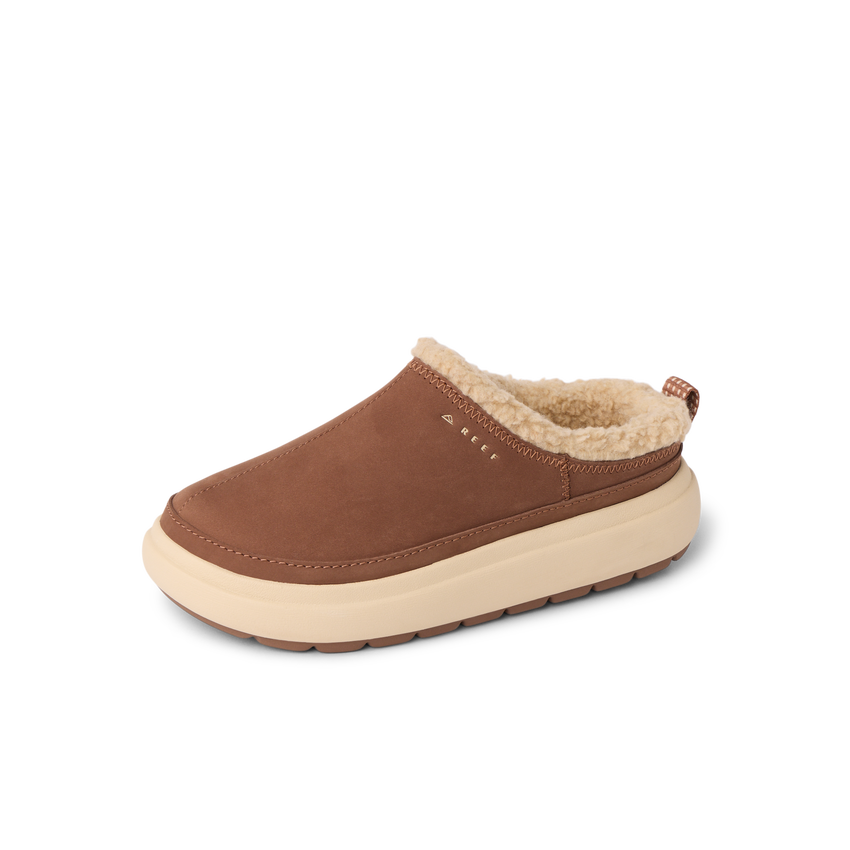 Weekend Low Brooke shoe facing left, brown leather with soft beige fleece lining, featuring arch support and cushioning