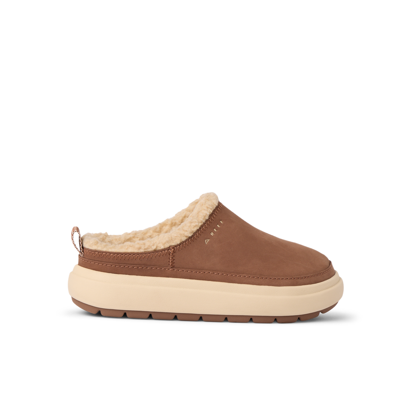 Weekend Low Brooke shoe facing left, cozy suede upper with plush lining, designed for comfort and arch support.