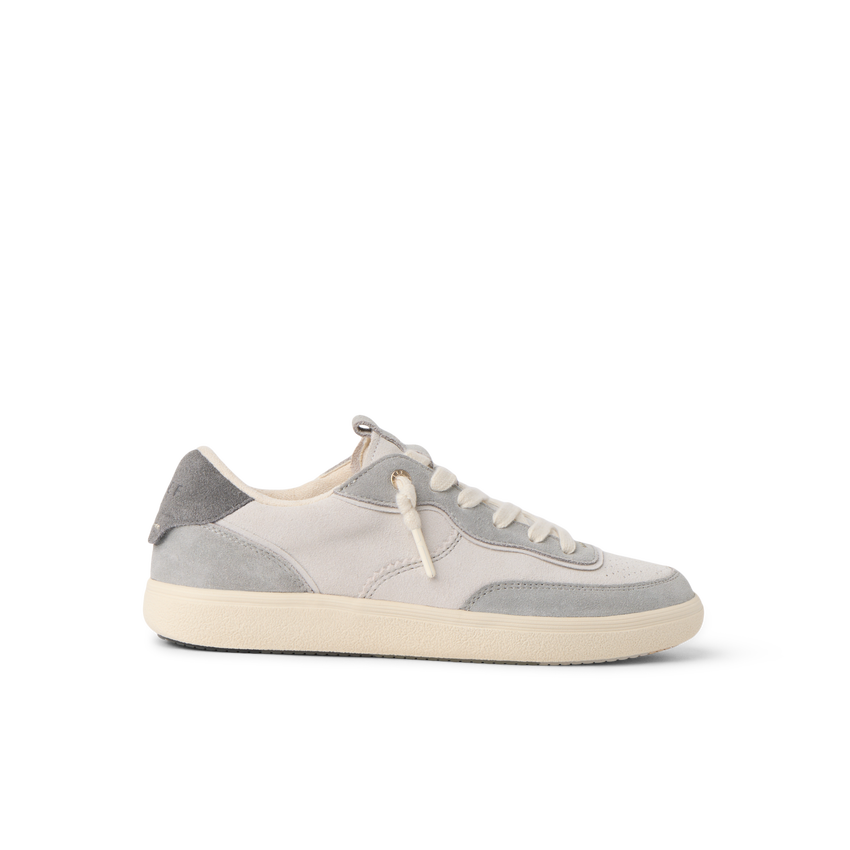 REEF Kickback sneaker facing right in side view with cushioned sole for everyday comfort