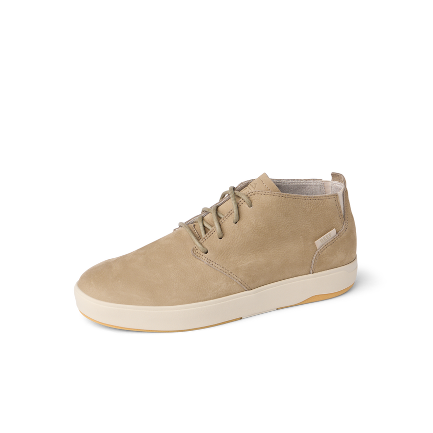 Del Mar Desert shoe facing left with premium leather and suede upper, cushioned sole, and easy entry heel for everyday comfort