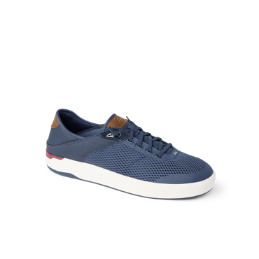 Laguna shoe facing right with breathable mesh upper, lightweight sole, and REEF comfort features for everyday beach wear