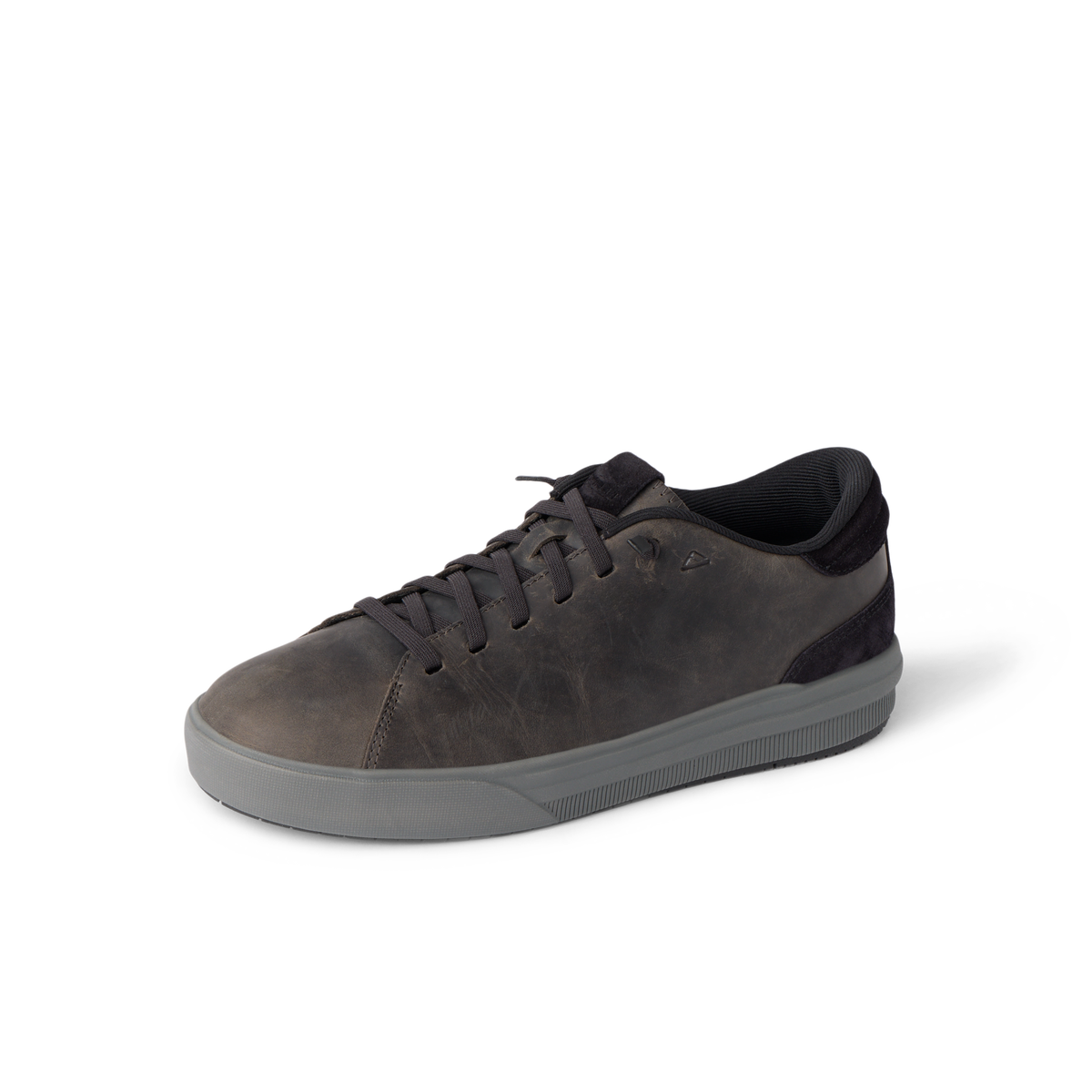 Del Mar Commuter men's leather sneaker facing left with water resistant full grain leather and cushioned comfort