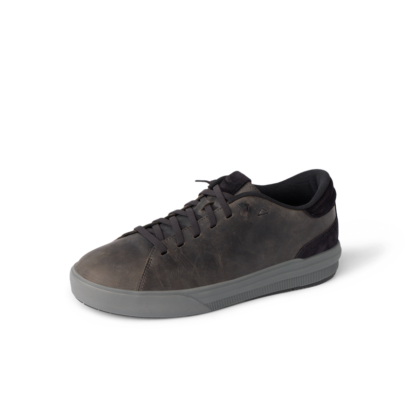 Del Mar Commuter men's leather sneaker facing left with water resistant full grain leather and cushioned comfort