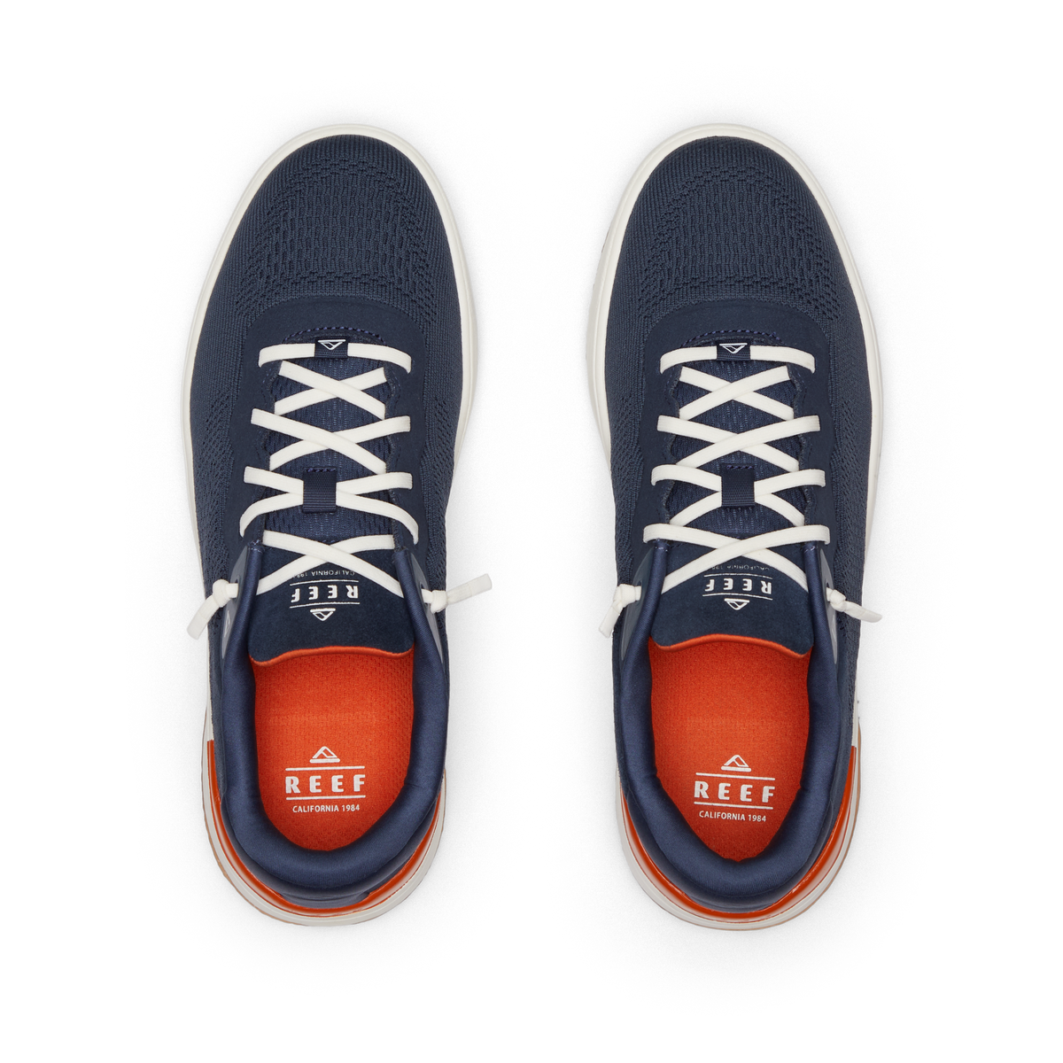 Shoreline Del Mar sneakers viewed from above, pair facing upward, with cushioned support and elastic laces