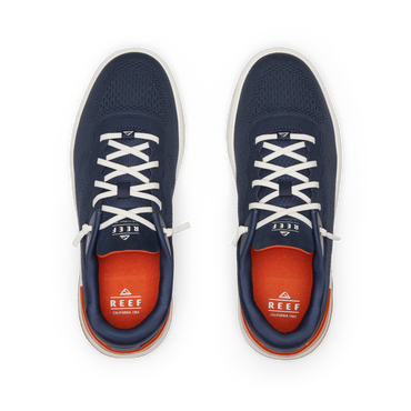 Shoreline Del Mar sneakers viewed from above, pair facing upward, with cushioned support and elastic laces