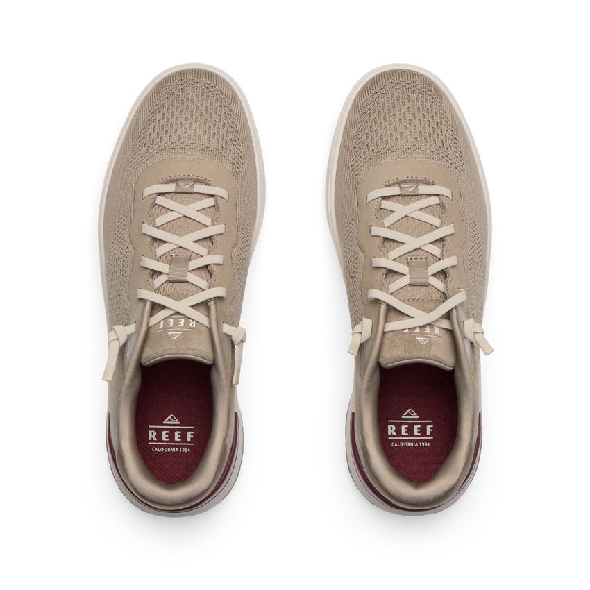Shoreline Del Mar sneakers viewed from above, facing upward, with cushioned support and elastic laces