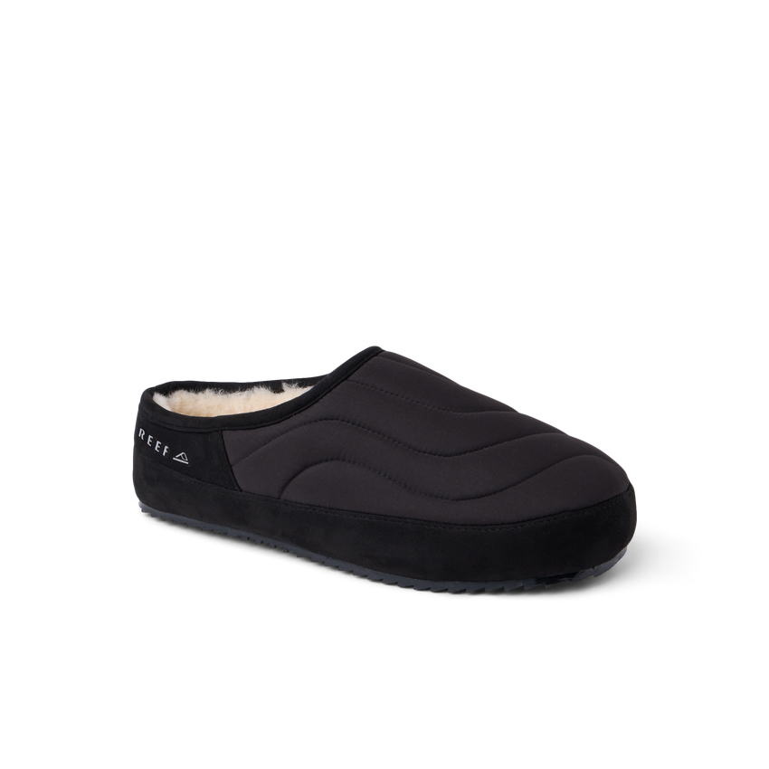 Willa Slipper black quilted slipper facing right with plush faux fur lining and cushioned sole