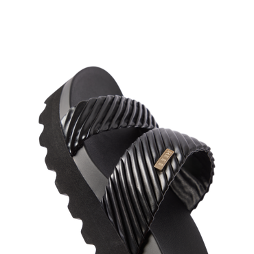Cushion Vista Hi women's sandal showing top and side straps facing left, featuring cushioned, water-friendly design.