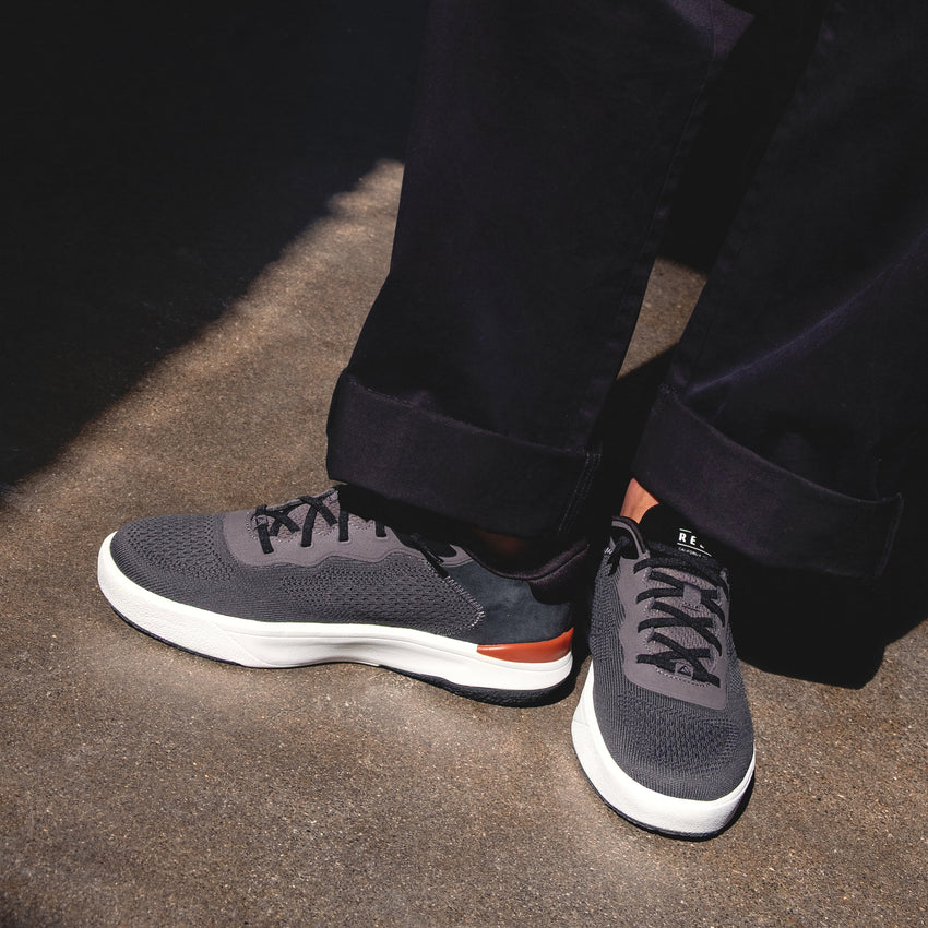 Shoreline Del Mar sneakers, one facing left and one facing forward, showing cushioned support and elastic laces