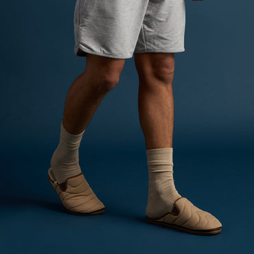 Cushion Homey right-facing men's slip-on shoes with soft-rebound cushioning and anatomical arch support close-up
