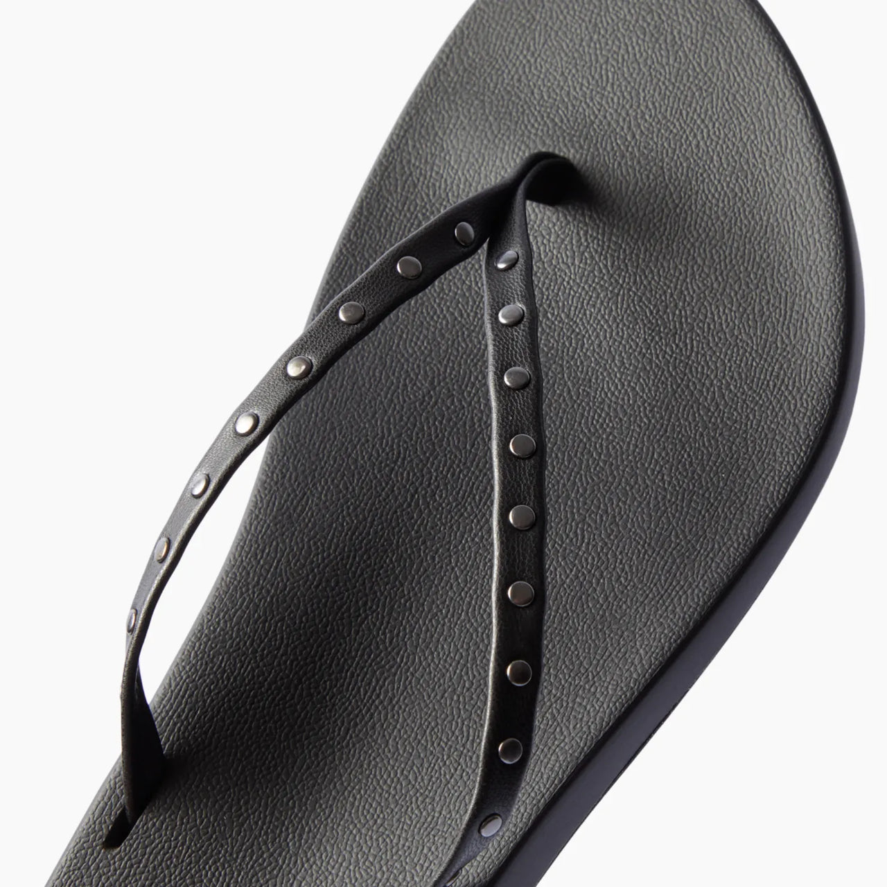 Cushion Slim Studs view 2
