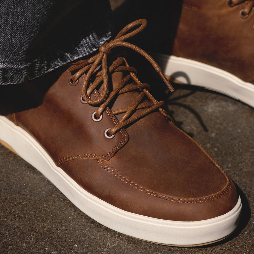 Laguna Spiniker brown leather mid boot facing right with classic toe cap and cushioned sole
