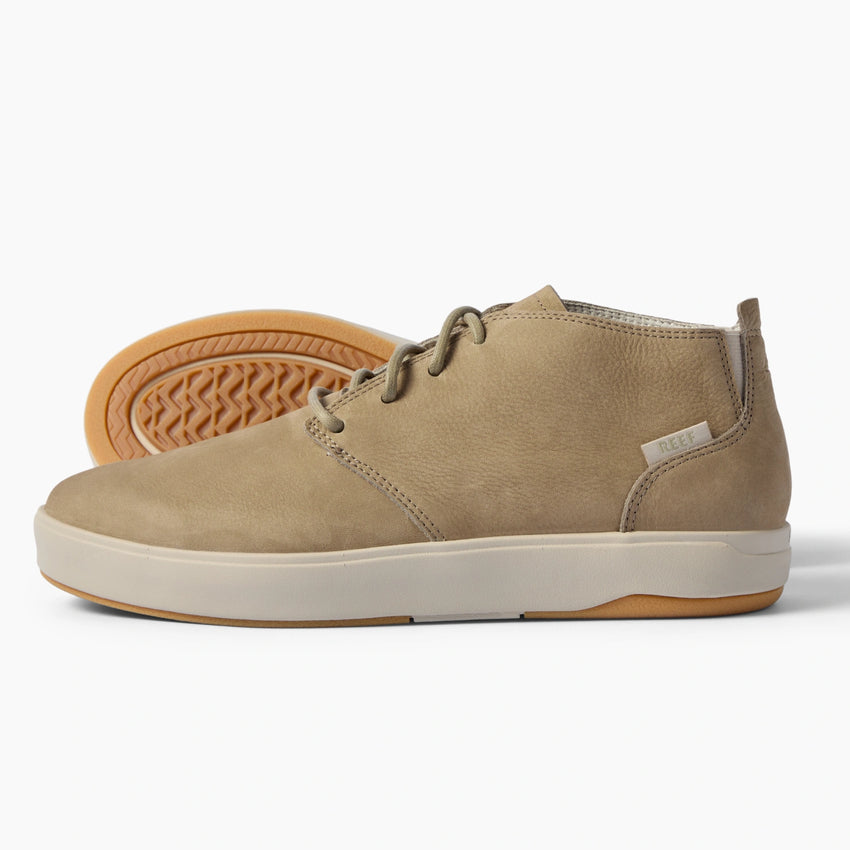 Del Mar Desert shoe facing left with leather and suede upper and cushioned sole