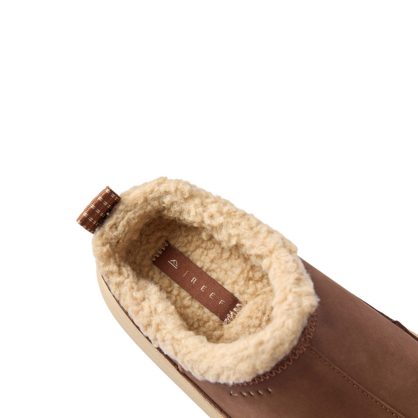 Top view close-up of the cozy, fleece-lined Weekend Low Brooke shoe highlighting comfort and arch support features.