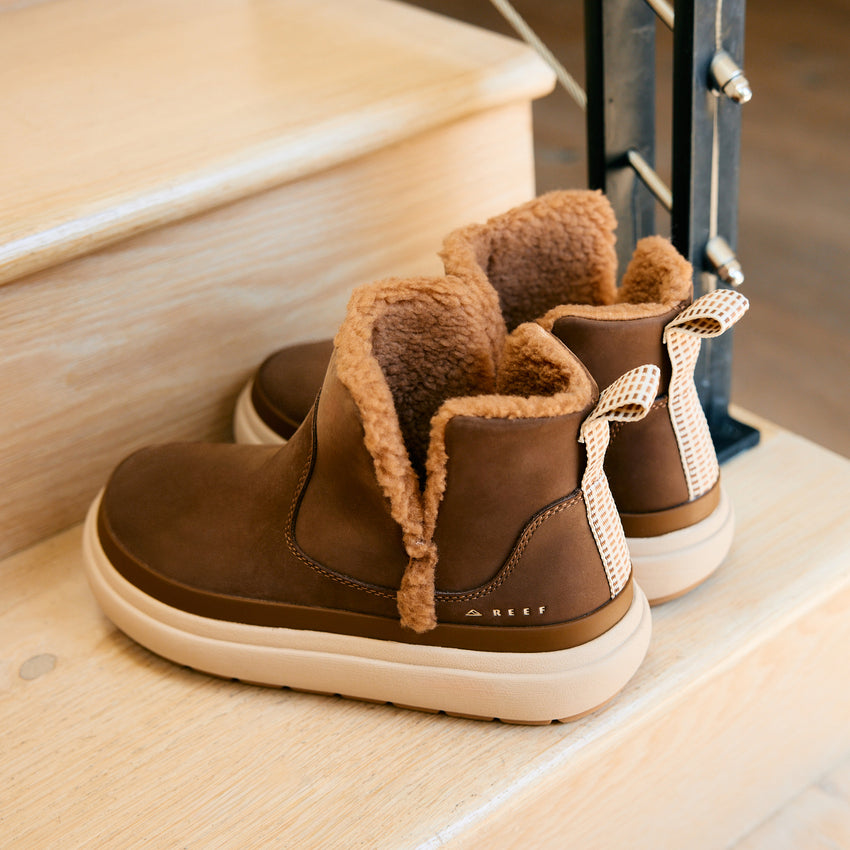 Weekend Autumn brown boots facing left, close-up of the side and heel with plush lining and cushioned soles