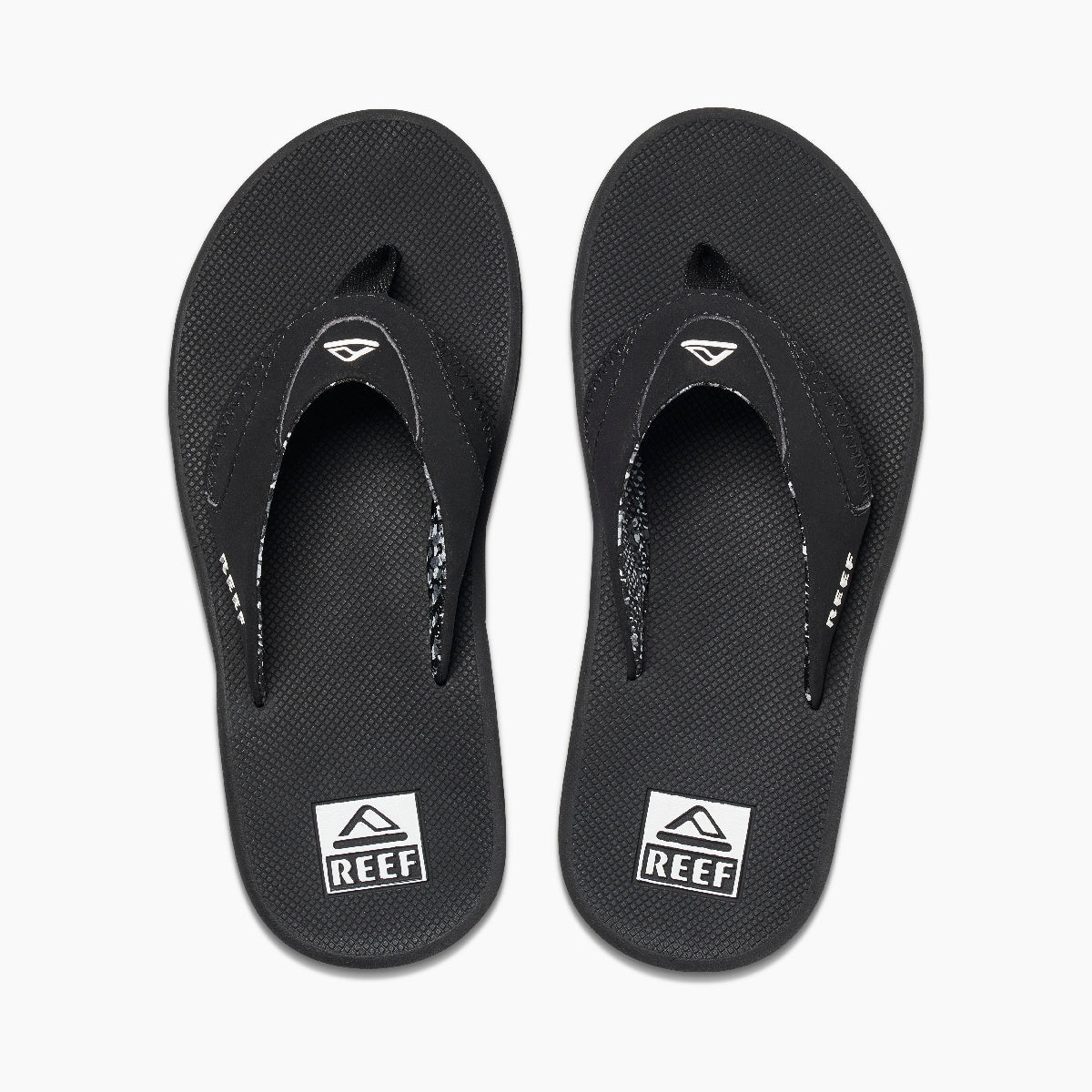 Womens Fanning flip flop sandals in black top view